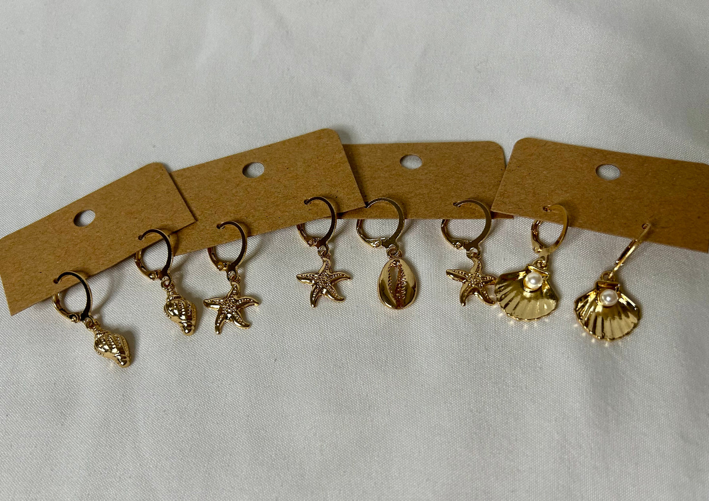 Dangling Beach Clasp Earrings