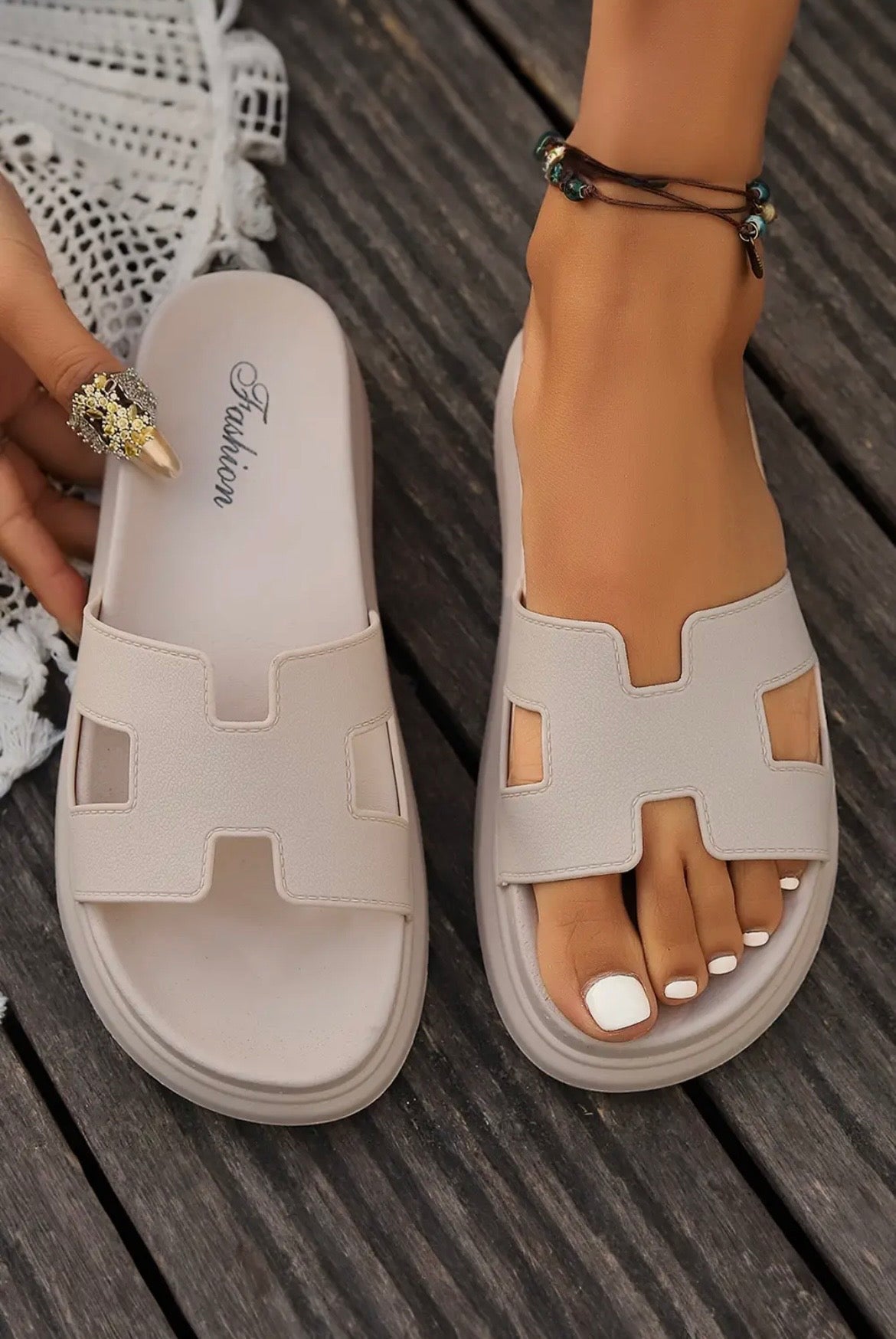 LDC Cutout Design Open Toe Platform Sandals