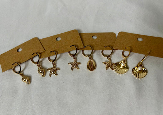 Dangling Beach Clasp Earrings